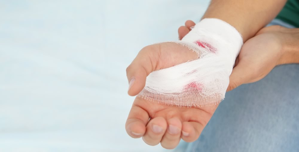 How do you know when a cut needs stitches? - Texas MedClinic Urgent Care